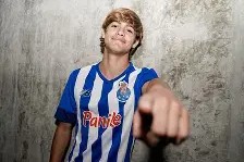 易游体育中心-葡超联赛：波尔图逆袭，暂时领先竞争对手(波尔图足球俱乐部欧冠冠军)