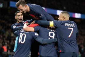 易游体育-巴黎圣日耳曼逆袭夺冠，在季末追平领先(巴黎圣日耳曼队简介)