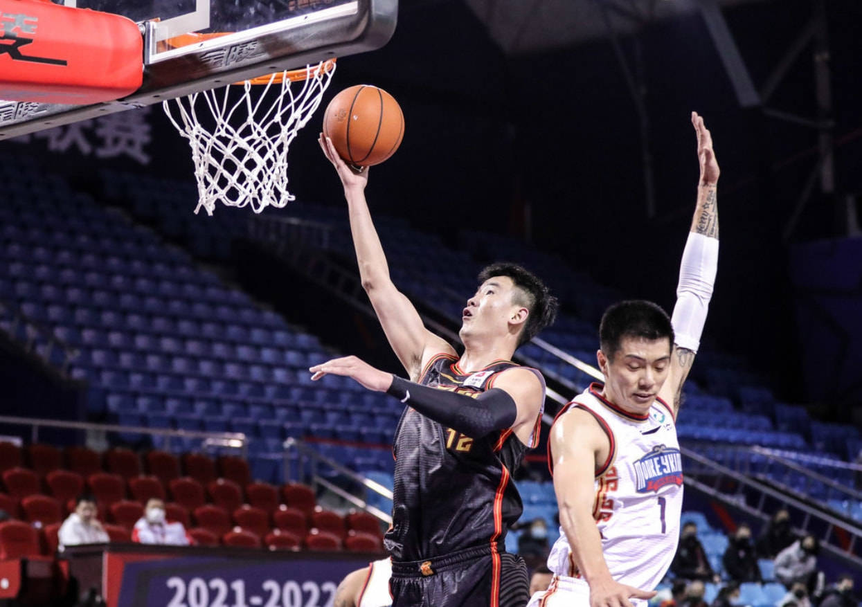 关于河南男篮连胜在望，球队士气高昂的信息